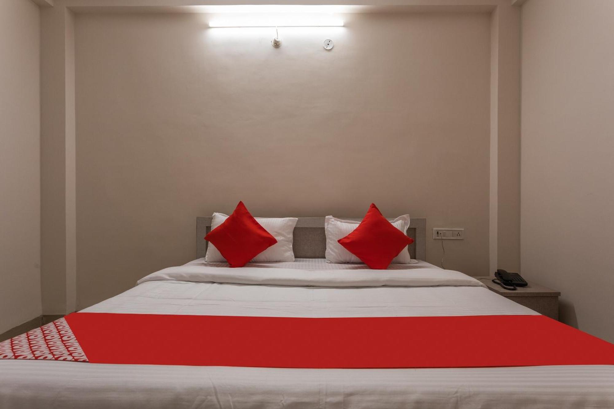 Hotel O Ocean Pearl Indore Buitenkant foto