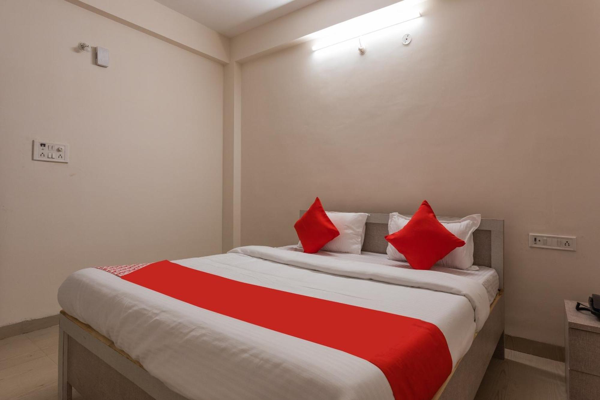 Hotel O Ocean Pearl Indore Buitenkant foto