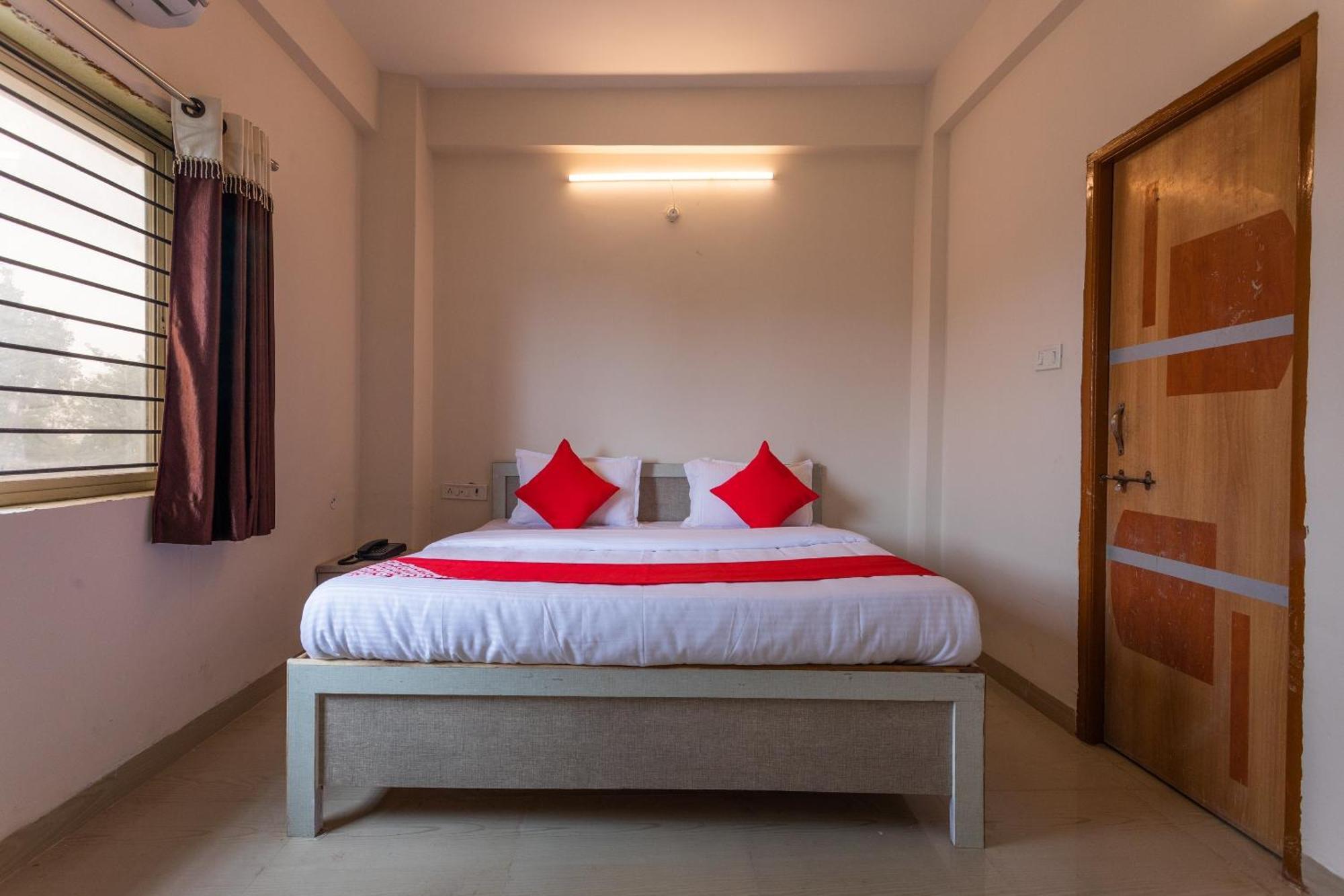 Hotel O Ocean Pearl Indore Buitenkant foto